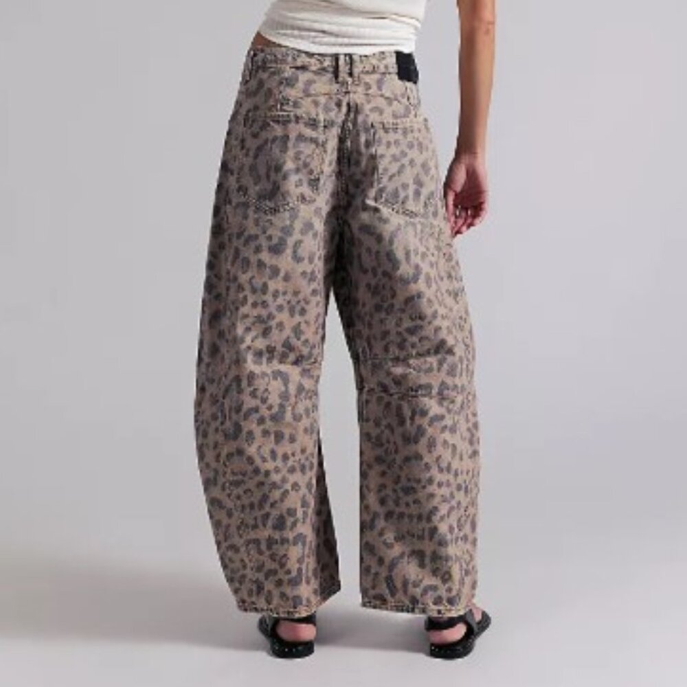 Free People We The Free Good Luck Printed Barrel Jeans - Picture 2 of 7